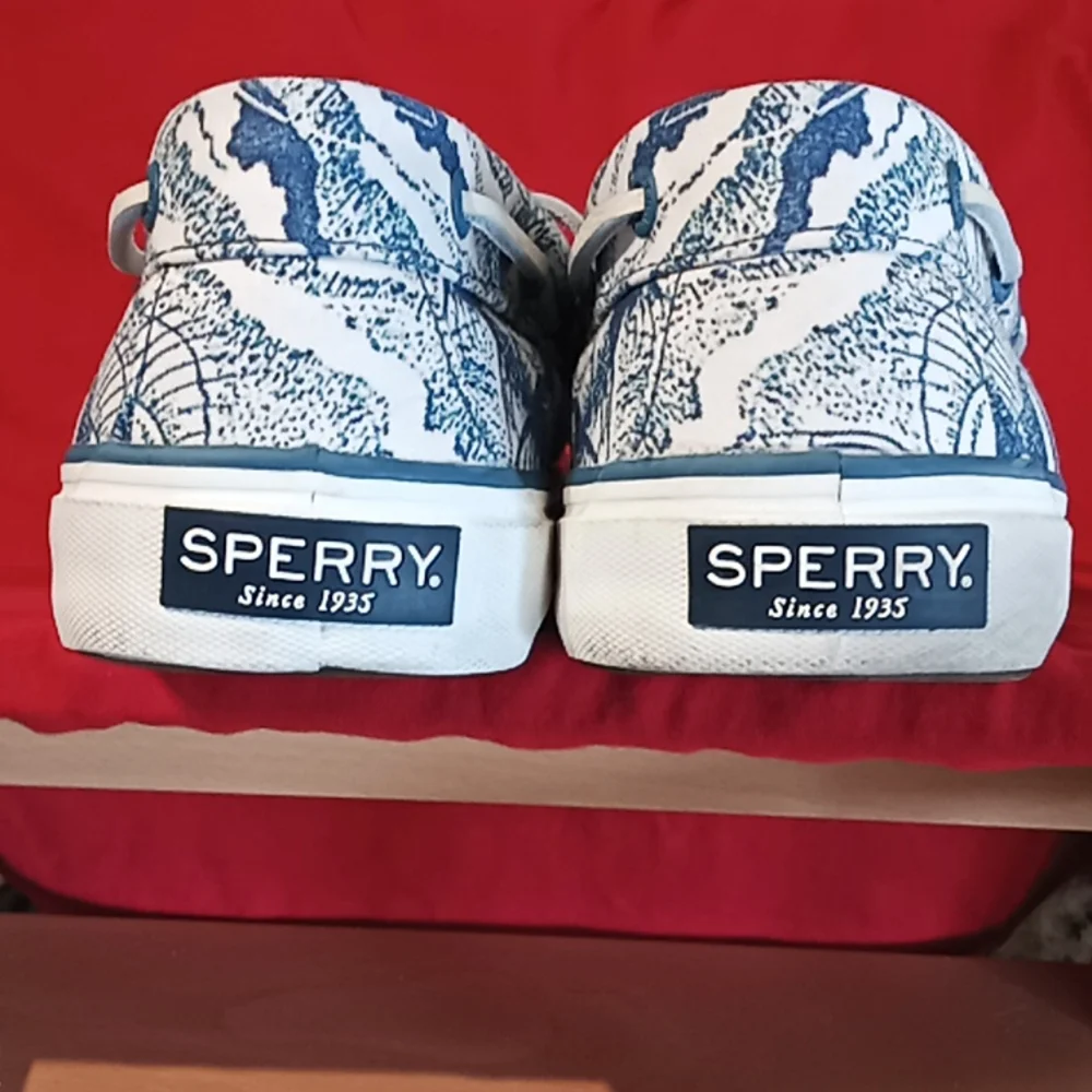 SPERRY Top Sider Men's Bahama Coral Print. Blue & White. Boat Shoes. Size 8.